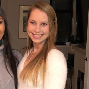 Meet your Posher, Becca